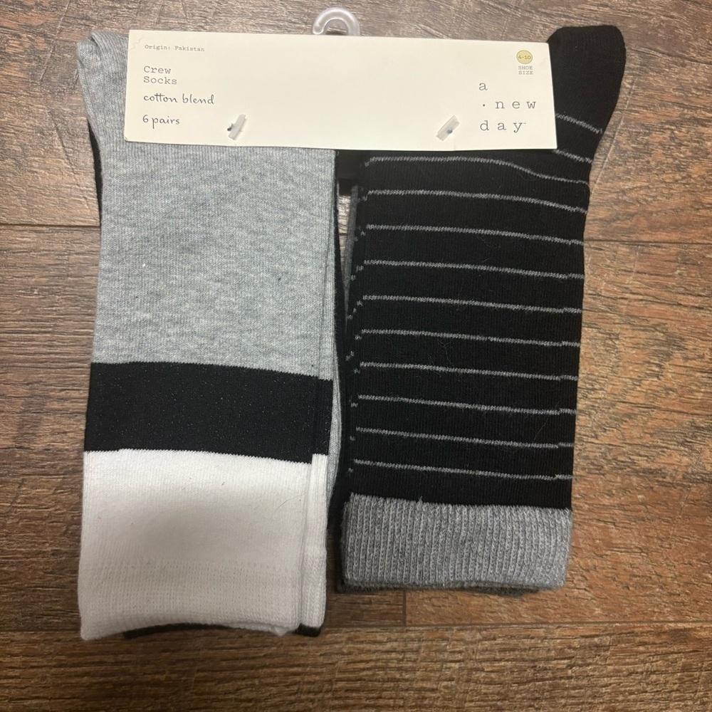 A New Day Women’s Crew Cotton Blend Socks Size 4-10